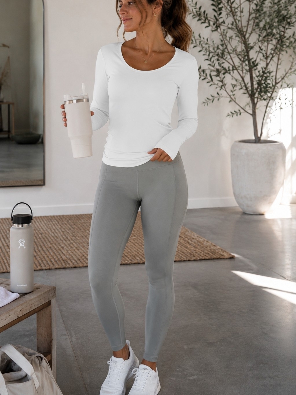 Offline by Aerie White Open Back Top M Athleisure Yoga L/S Pilates Activewear Sp